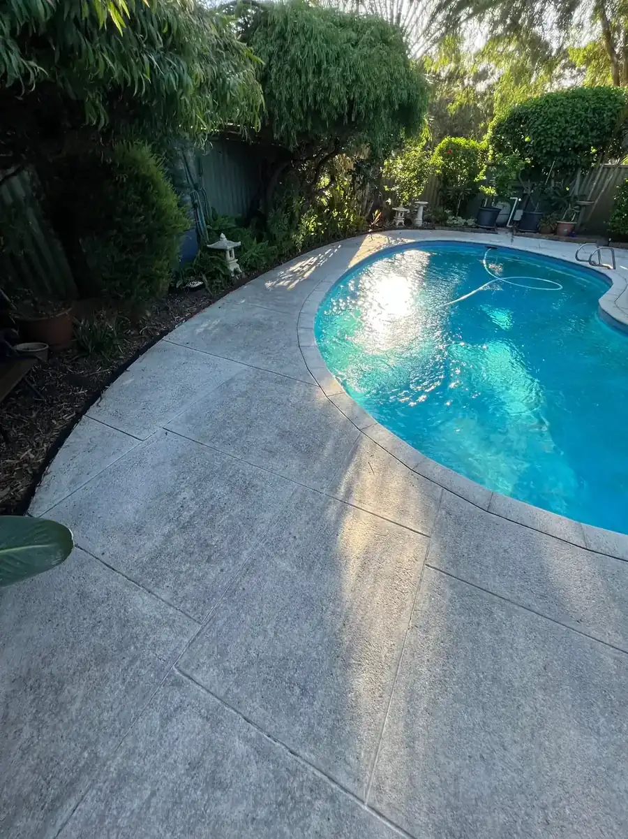 Pool surround before cleaning